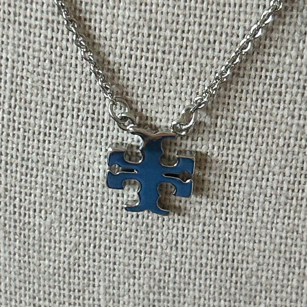 Tory Burch Silver Kira Pendant Chain Necklace - Picture 7 of 8